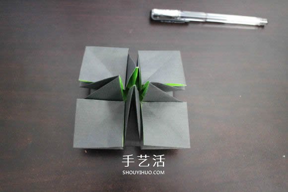 耐克标志的折纸方法 怎么折NIKE标志的图解(图6)
