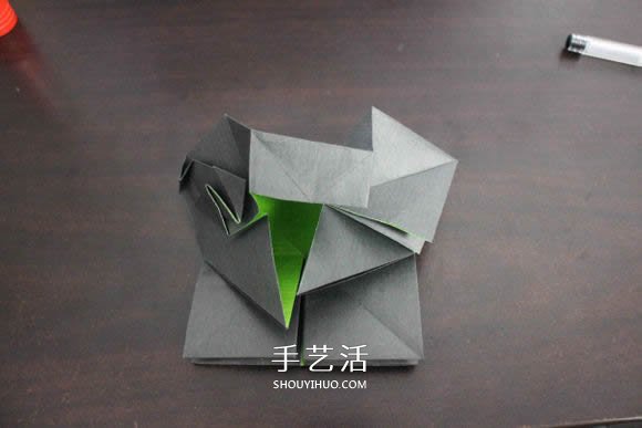 耐克标志的折纸方法 怎么折NIKE标志的图解(图19)