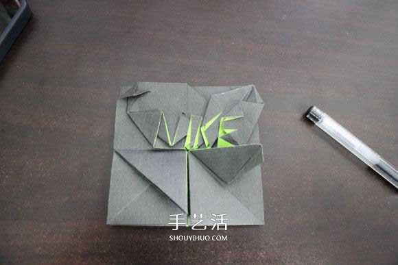 耐克标志的折纸方法 怎么折NIKE标志的图解(图26)