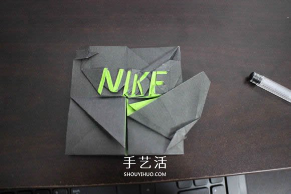 耐克标志的折纸方法 怎么折NIKE标志的图解(图32)