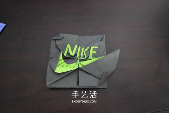 耐克标志的折纸方法 怎么折NIKE标志的图解(图36)