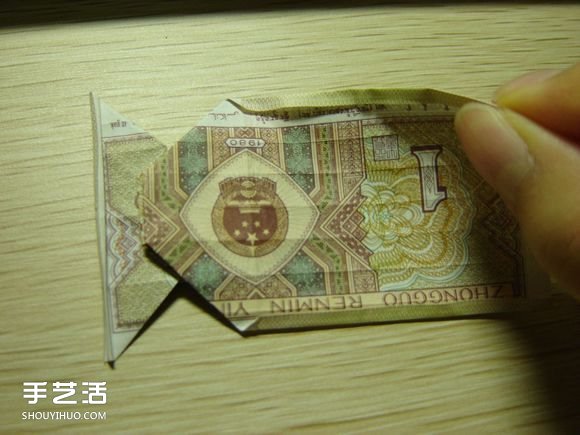 纸币折纸照相机图解 美金折相机的折法详解(图27)