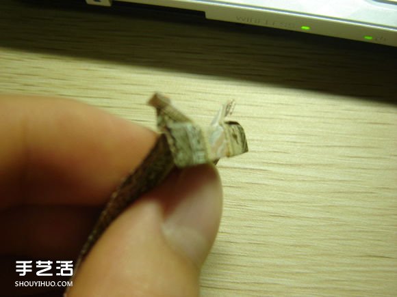 纸币折纸照相机图解 美金折相机的折法详解(图58)