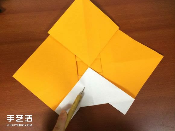 怎么折跑车的教程 手工跑车折纸方法图解(图23)