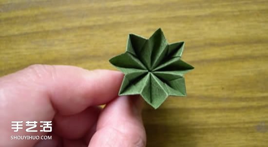 折纸娃娃的制作方法 穿裙子娃娃的折法图解(图9)