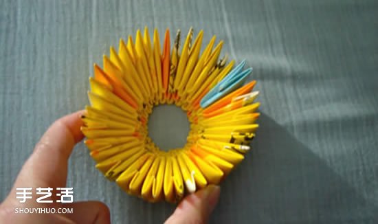 三角插笔筒步骤图解 三角插菠萝笔筒的具体插法(图11)