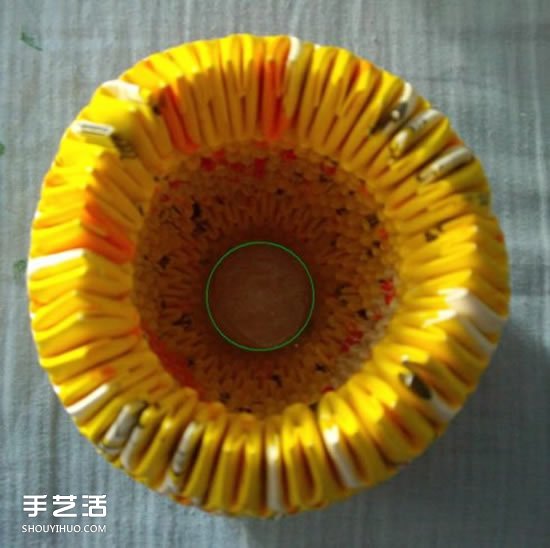 三角插笔筒步骤图解 三角插菠萝笔筒的具体插法(图12)