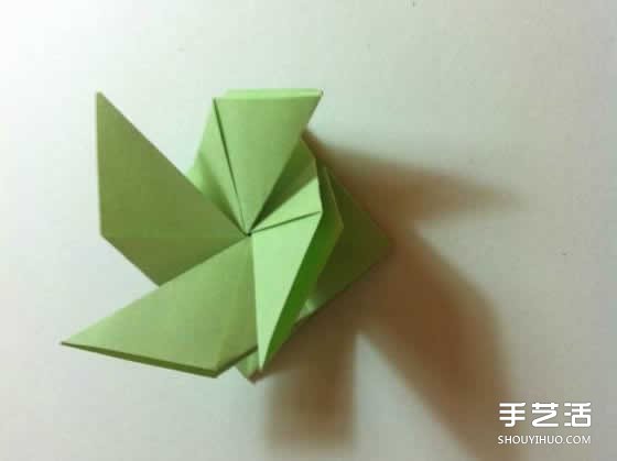 一张纸折四叶草图解 创意四叶草的折法步骤(图14)