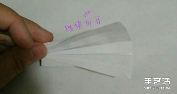 折纸婚纱裙的折法图解 婚纱的折纸方法步骤(图7)