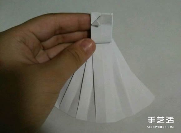 折纸婚纱裙的折法图解 婚纱的折纸方法步骤(图14)
